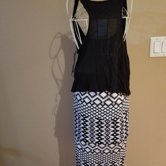 Ladies wear - Picture 2 of 2